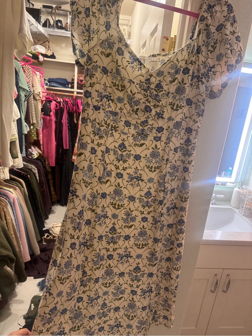 Floral Puff-Sleeve Midi Dress in Blue and Cream